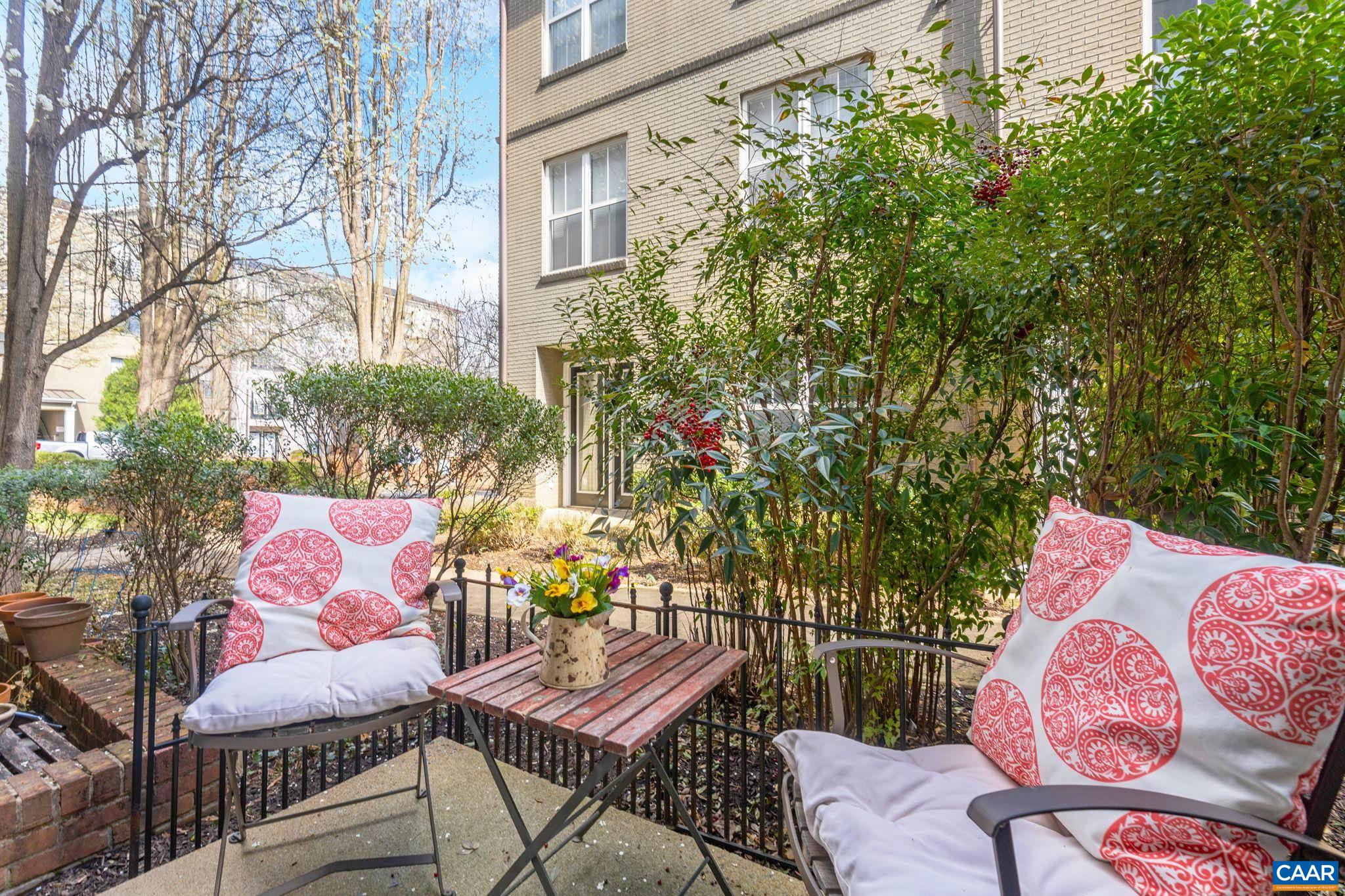 720 WALKER SQ, CHARLOTTESVILLE, Virginia 22903, 1 Bedroom Bedrooms, ,1 BathroomBathrooms,Residential,720 WALKER SQ,674543 MLS # 674543