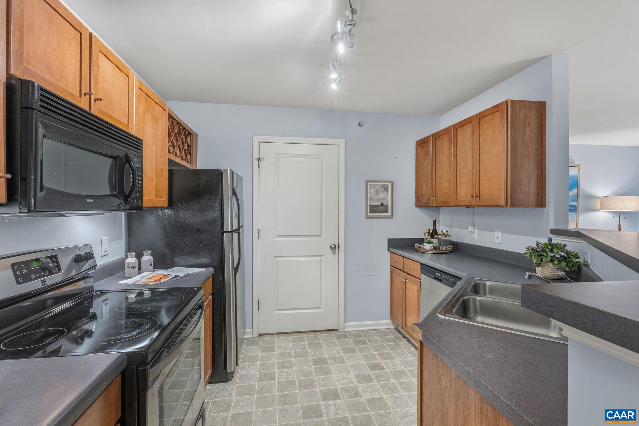 720 WALKER SQ, CHARLOTTESVILLE, Virginia 22903, 1 Bedroom Bedrooms, ,1 BathroomBathrooms,Residential,720 WALKER SQ,674543 MLS # 674543