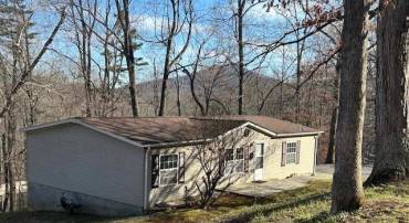 104 BENTWOOD DR, BLUE RIDGE, Virginia 24064, 3 Bedrooms Bedrooms, ,2 BathroomsBathrooms,Residential,104 BENTWOOD DR,674554 MLS # 674554