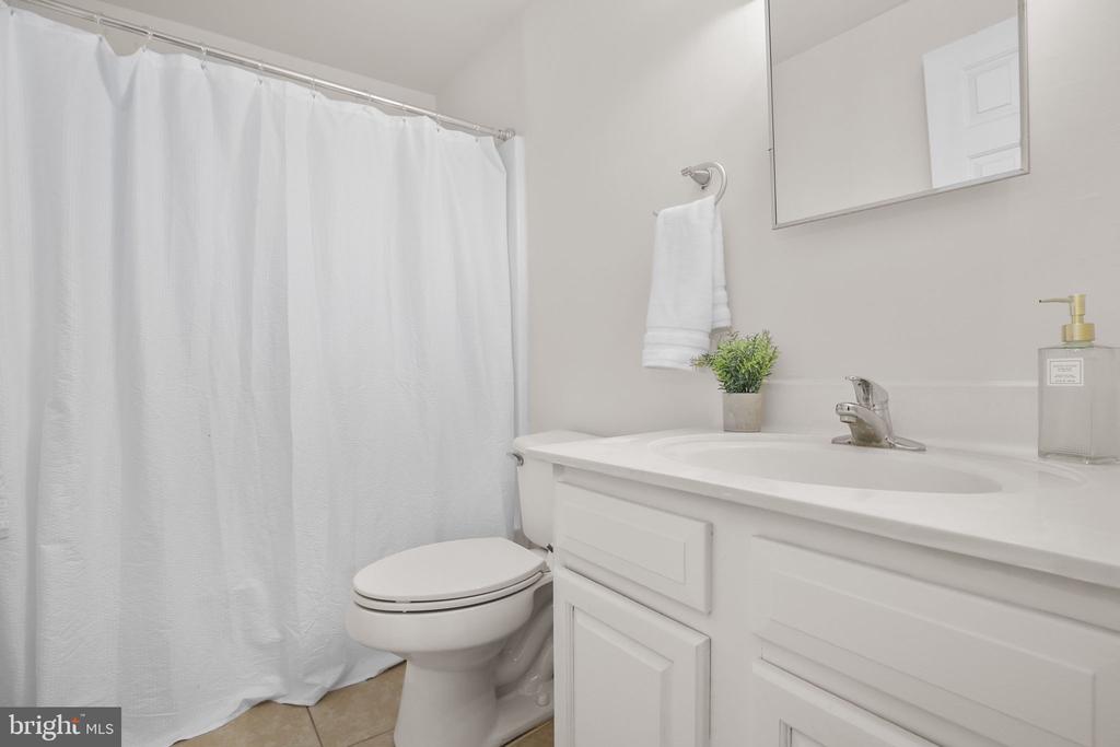 323 BURMAN LN, FREDERICKSBURG, Virginia 22407, 3 Bedrooms Bedrooms, ,2 BathroomsBathrooms,Residential,323 BURMAN LN,VASP2039006 MLS # VASP2039006