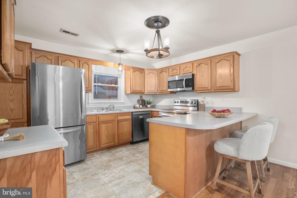 323 BURMAN LN, FREDERICKSBURG, Virginia 22407, 3 Bedrooms Bedrooms, ,2 BathroomsBathrooms,Residential,323 BURMAN LN,VASP2039006 MLS # VASP2039006