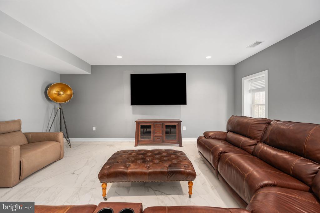 12500 WYE OAKS LN, FREDERICKSBURG, Virginia 22407, 6 Bedrooms Bedrooms, ,5 BathroomsBathrooms,Residential,12500 WYE OAKS LN,VASP2039444 MLS # VASP2039444