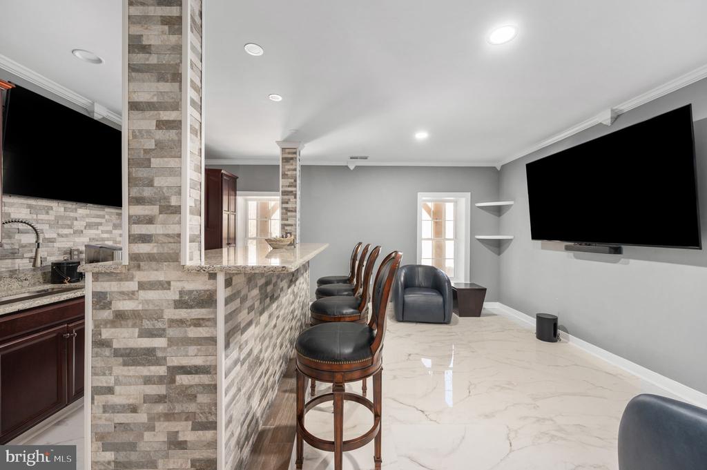 12500 WYE OAKS LN, FREDERICKSBURG, Virginia 22407, 6 Bedrooms Bedrooms, ,5 BathroomsBathrooms,Residential,12500 WYE OAKS LN,VASP2039444 MLS # VASP2039444