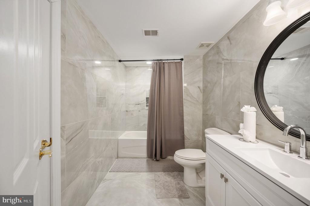 12500 WYE OAKS LN, FREDERICKSBURG, Virginia 22407, 6 Bedrooms Bedrooms, ,5 BathroomsBathrooms,Residential,12500 WYE OAKS LN,VASP2039444 MLS # VASP2039444