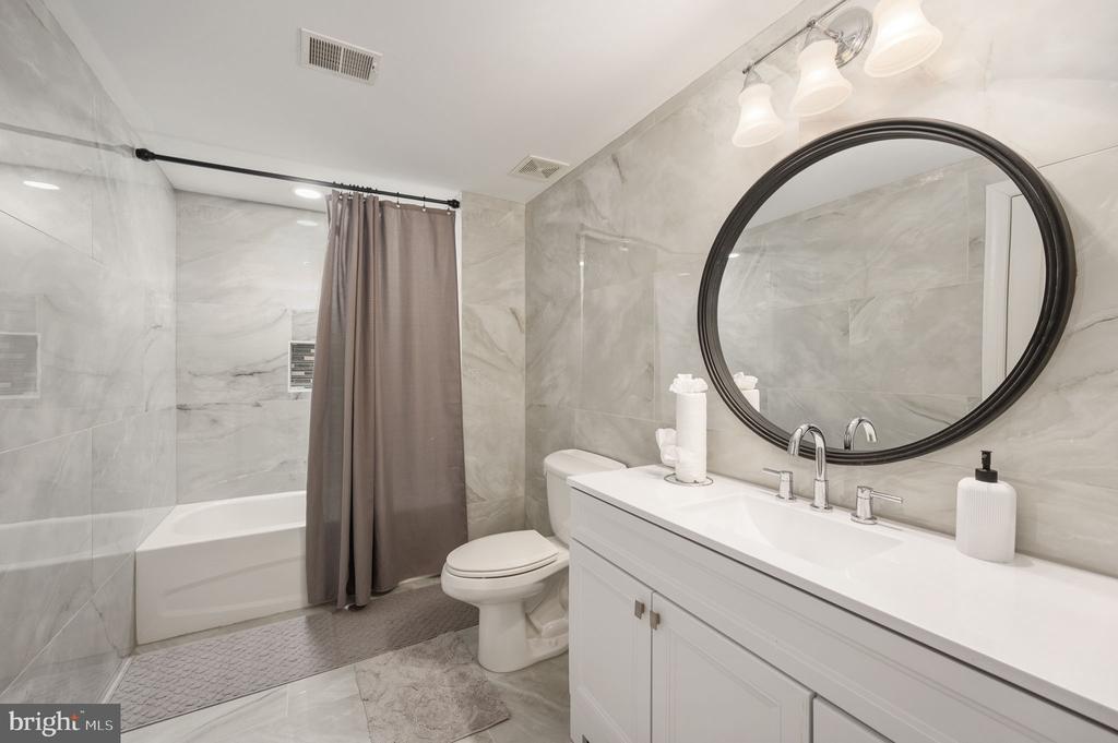 12500 WYE OAKS LN, FREDERICKSBURG, Virginia 22407, 6 Bedrooms Bedrooms, ,5 BathroomsBathrooms,Residential,12500 WYE OAKS LN,VASP2039444 MLS # VASP2039444