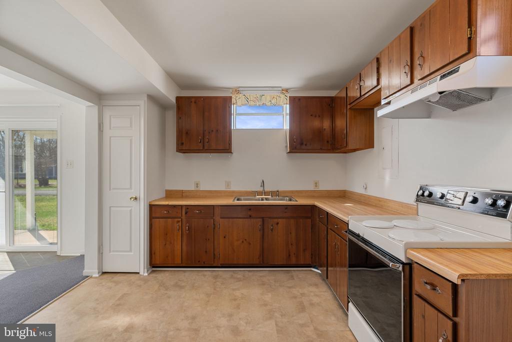 6730 W FORBES PL W, BEALETON, Virginia, 4 Bedrooms Bedrooms, ,2 BathroomsBathrooms,Residential,6730 W FORBES PL W,VAFQ2020882 MLS # VAFQ2020882