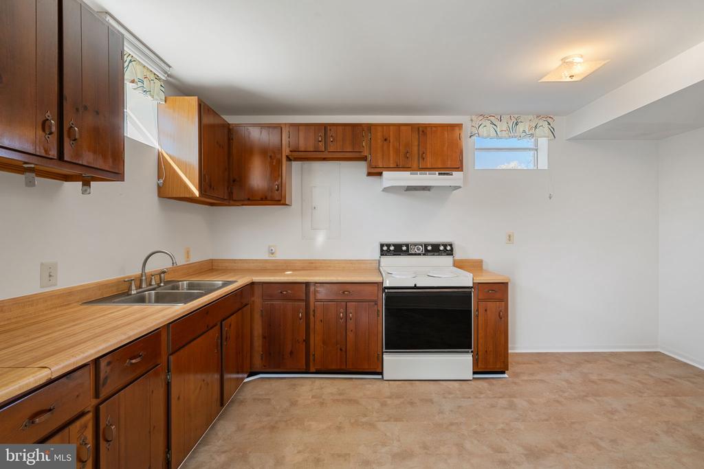 6730 W FORBES PL W, BEALETON, Virginia, 4 Bedrooms Bedrooms, ,2 BathroomsBathrooms,Residential,6730 W FORBES PL W,VAFQ2020882 MLS # VAFQ2020882