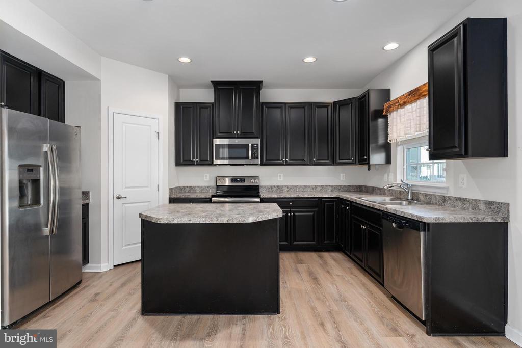 9217 WOOD CREEK CIR, FREDERICKSBURG, Virginia 22407, 4 Bedrooms Bedrooms, ,3 BathroomsBathrooms,Residential,9217 WOOD CREEK CIR,VASP2039684 MLS # VASP2039684