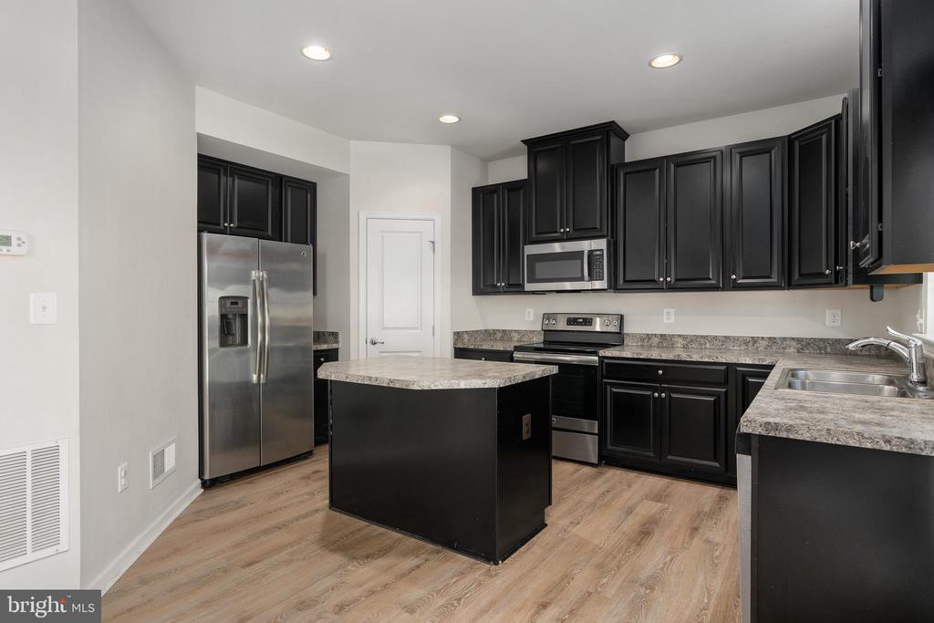 9217 WOOD CREEK CIR, FREDERICKSBURG, Virginia 22407, 4 Bedrooms Bedrooms, ,3 BathroomsBathrooms,Residential,9217 WOOD CREEK CIR,VASP2039684 MLS # VASP2039684