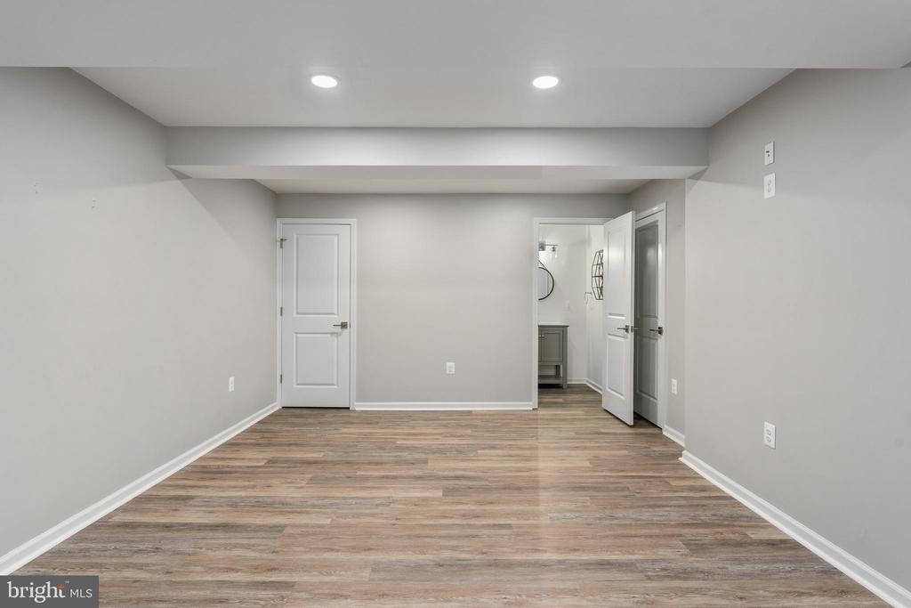 9217 WOOD CREEK CIR, FREDERICKSBURG, Virginia 22407, 4 Bedrooms Bedrooms, ,3 BathroomsBathrooms,Residential,9217 WOOD CREEK CIR,VASP2039684 MLS # VASP2039684