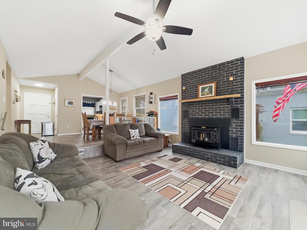 1353 LAKEVIEW PKWY, LOCUST GROVE, Virginia 22508, 3 Bedrooms Bedrooms, ,2 BathroomsBathrooms,Residential,1353 LAKEVIEW PKWY,VAOR2013500 MLS # VAOR2013500