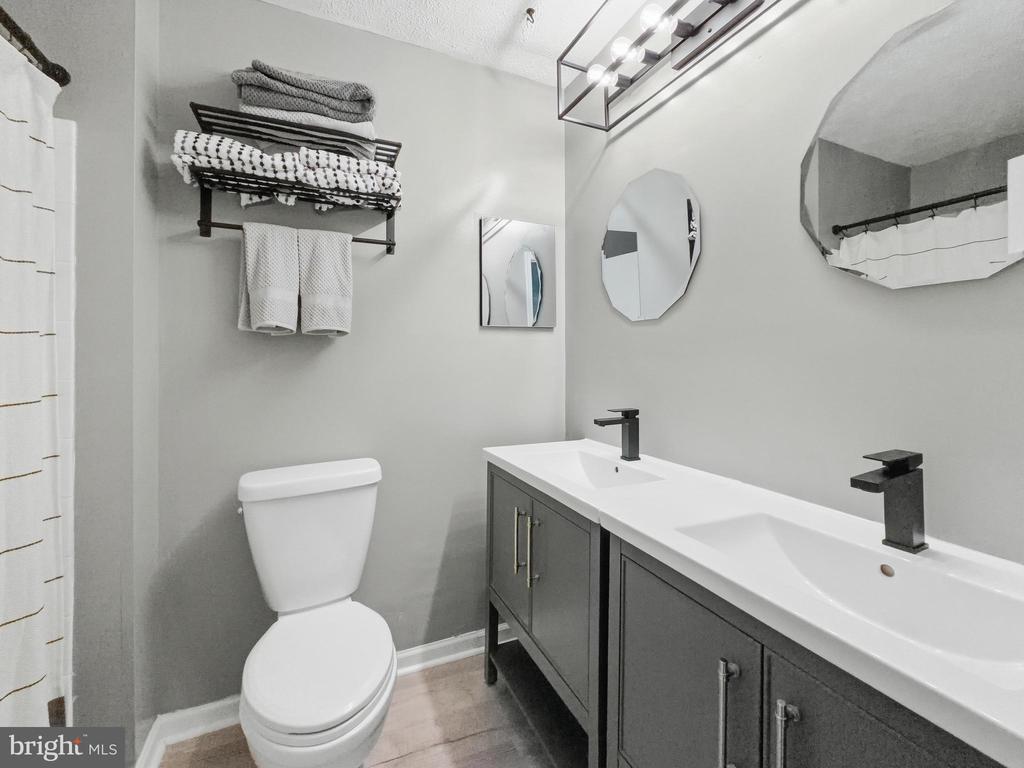 1353 LAKEVIEW PKWY, LOCUST GROVE, Virginia 22508, 3 Bedrooms Bedrooms, ,2 BathroomsBathrooms,Residential,1353 LAKEVIEW PKWY,VAOR2013500 MLS # VAOR2013500