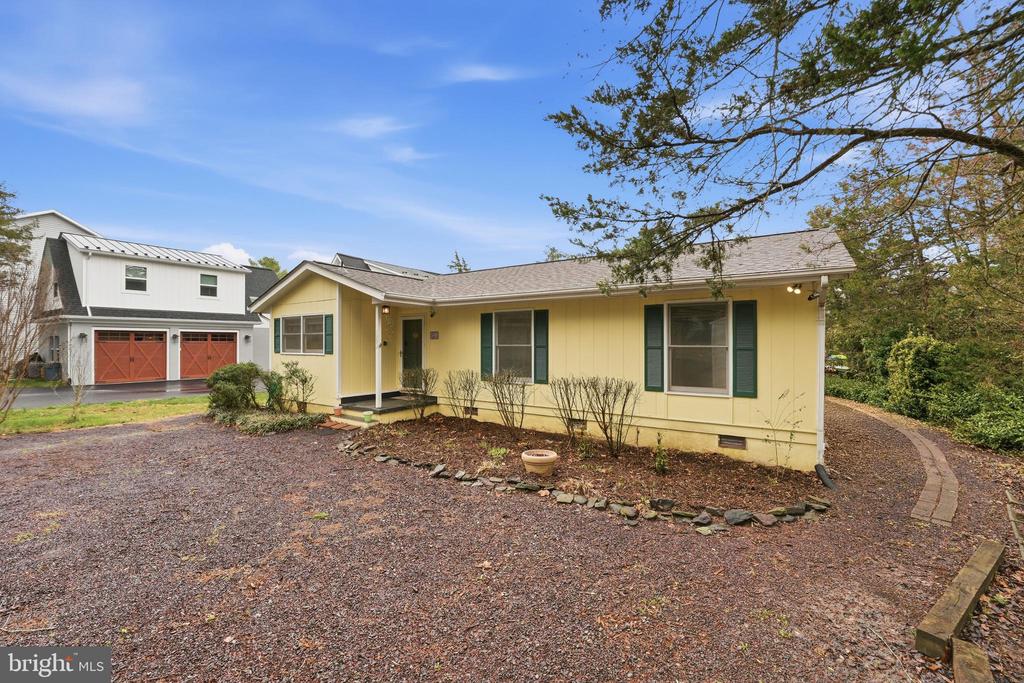 1353 LAKEVIEW PKWY, LOCUST GROVE, Virginia 22508, 3 Bedrooms Bedrooms, ,2 BathroomsBathrooms,Residential,1353 LAKEVIEW PKWY,VAOR2013500 MLS # VAOR2013500