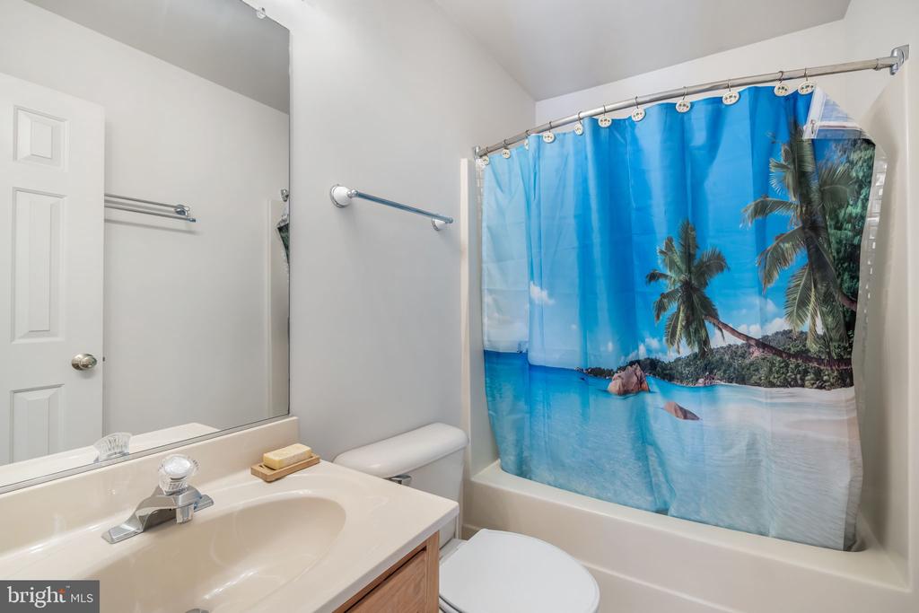 4318 BRIDLEPATH CT, FREDERICKSBURG, Virginia 22408, 4 Bedrooms Bedrooms, ,3 BathroomsBathrooms,Residential,4318 BRIDLEPATH CT,VASP2039854 MLS # VASP2039854