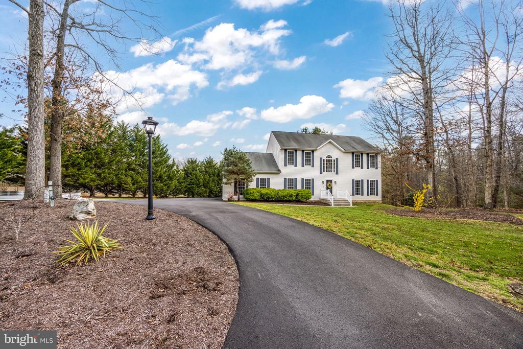 4318 BRIDLEPATH CT, FREDERICKSBURG, Virginia 22408, 4 Bedrooms Bedrooms, ,3 BathroomsBathrooms,Residential,4318 BRIDLEPATH CT,VASP2039854 MLS # VASP2039854