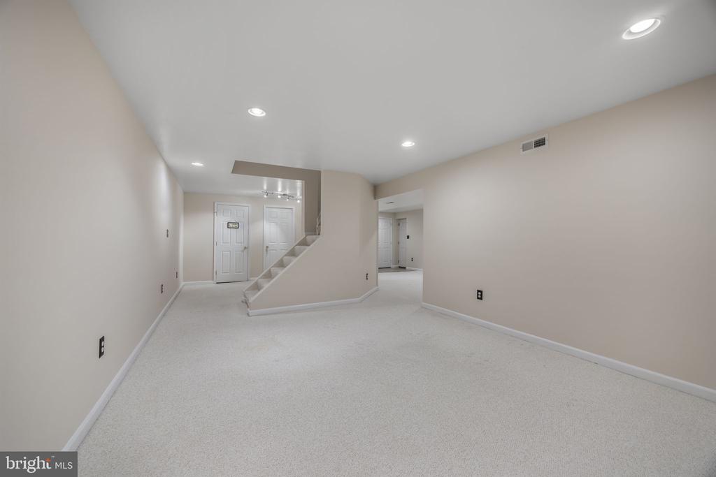 4318 BRIDLEPATH CT, FREDERICKSBURG, Virginia 22408, 4 Bedrooms Bedrooms, ,3 BathroomsBathrooms,Residential,4318 BRIDLEPATH CT,VASP2039854 MLS # VASP2039854