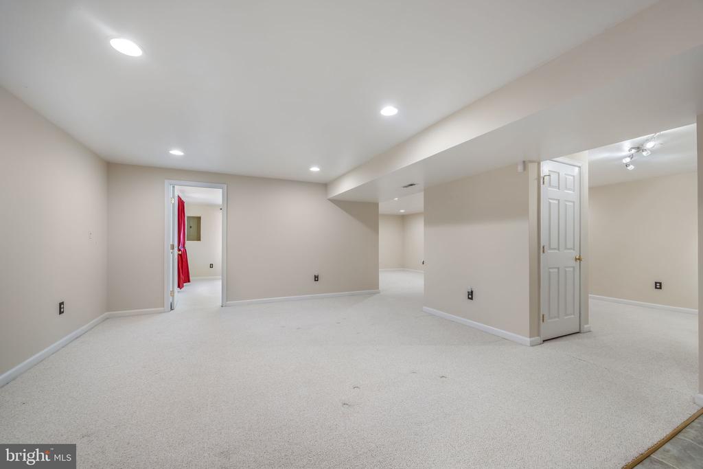 4318 BRIDLEPATH CT, FREDERICKSBURG, Virginia 22408, 4 Bedrooms Bedrooms, ,3 BathroomsBathrooms,Residential,4318 BRIDLEPATH CT,VASP2039854 MLS # VASP2039854