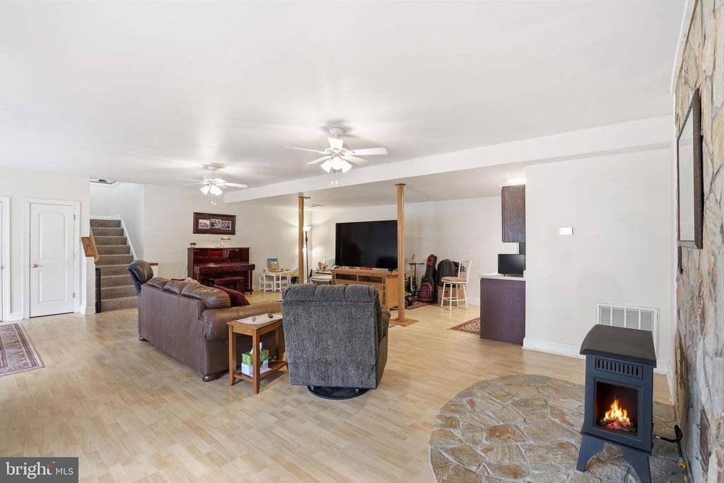 25 TARA WOODS DR, BUMPASS, Virginia 23024, 4 Bedrooms Bedrooms, ,3 BathroomsBathrooms,Residential,25 TARA WOODS DR,VALA2009472 MLS # VALA2009472