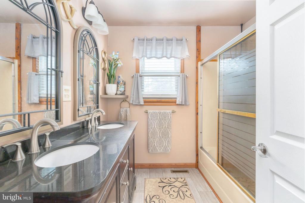 586 JACOBY RD, LOUISA, Virginia 23093, 5 Bedrooms Bedrooms, ,2 BathroomsBathrooms,Residential,586 JACOBY RD,VALA2009470 MLS # VALA2009470 586 JACOBY RD, LOUISA, Virginia 23093, 5 Bedrooms Bedrooms, ,2 BathroomsBathrooms,Residential,586 JACOBY RD,VALA2009470 MLS # VALA2009470