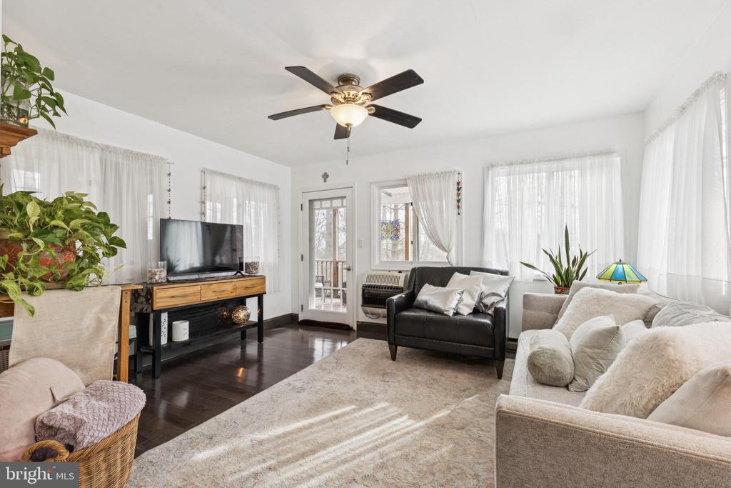 7041 PANORAMA CT, WARRENTON, Virginia, 4 Bedrooms Bedrooms, ,2 BathroomsBathrooms,Residential,7041 PANORAMA CT,VAFQ2020716 MLS # VAFQ2020716