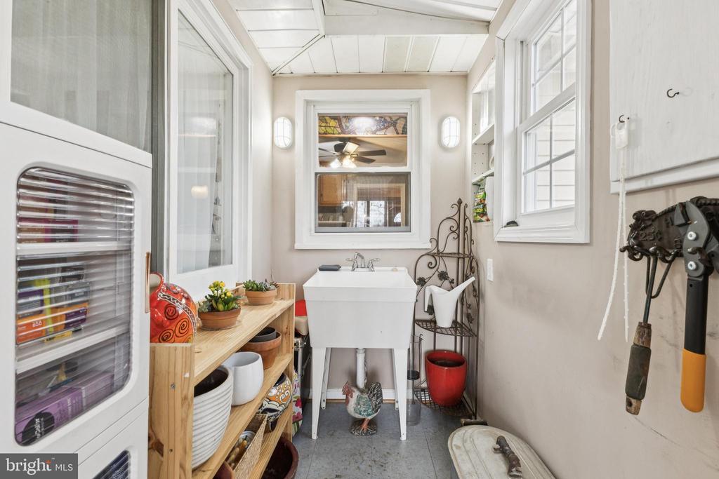 7041 PANORAMA CT, WARRENTON, Virginia, 4 Bedrooms Bedrooms, ,2 BathroomsBathrooms,Residential,7041 PANORAMA CT,VAFQ2020716 MLS # VAFQ2020716