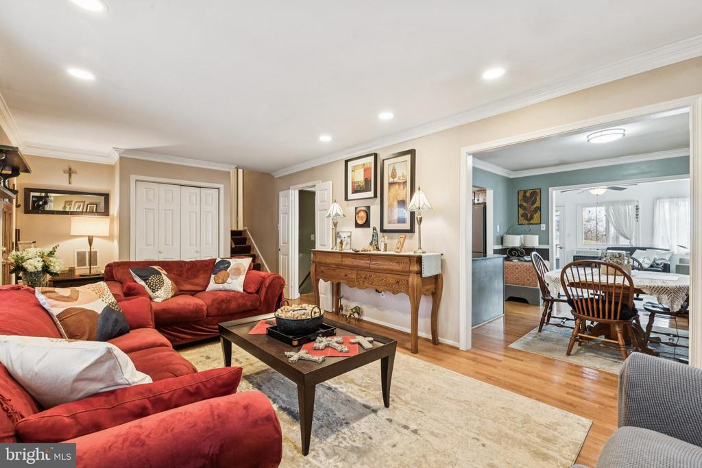 7041 PANORAMA CT, WARRENTON, Virginia, 4 Bedrooms Bedrooms, ,2 BathroomsBathrooms,Residential,7041 PANORAMA CT,VAFQ2020716 MLS # VAFQ2020716