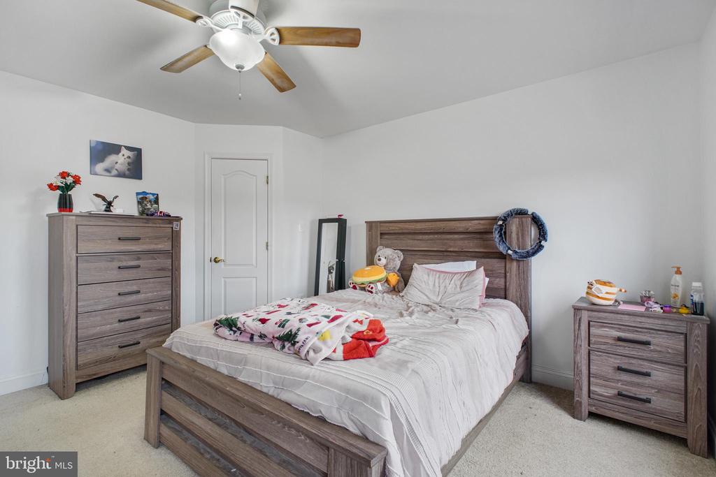 12504 SINGLE OAK RD, FREDERICKSBURG, Virginia 22407, 5 Bedrooms Bedrooms, ,3 BathroomsBathrooms,Residential,12504 SINGLE OAK RD,VASP2040158 MLS # VASP2040158 12504 SINGLE OAK RD, FREDERICKSBURG, Virginia 22407, 5 Bedrooms Bedrooms, ,3 BathroomsBathrooms,Residential,12504 SINGLE OAK RD,VASP2040158 MLS # VASP2040158