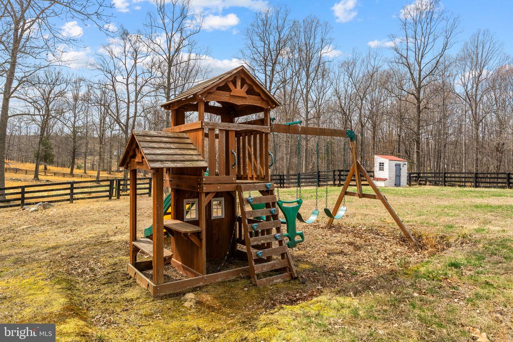 10507 CLIFF MILLS RD, MARSHALL, Virginia, 4 Bedrooms Bedrooms, ,2 BathroomsBathrooms,Residential,10507 CLIFF MILLS RD,VAFQ2020886 MLS # VAFQ2020886