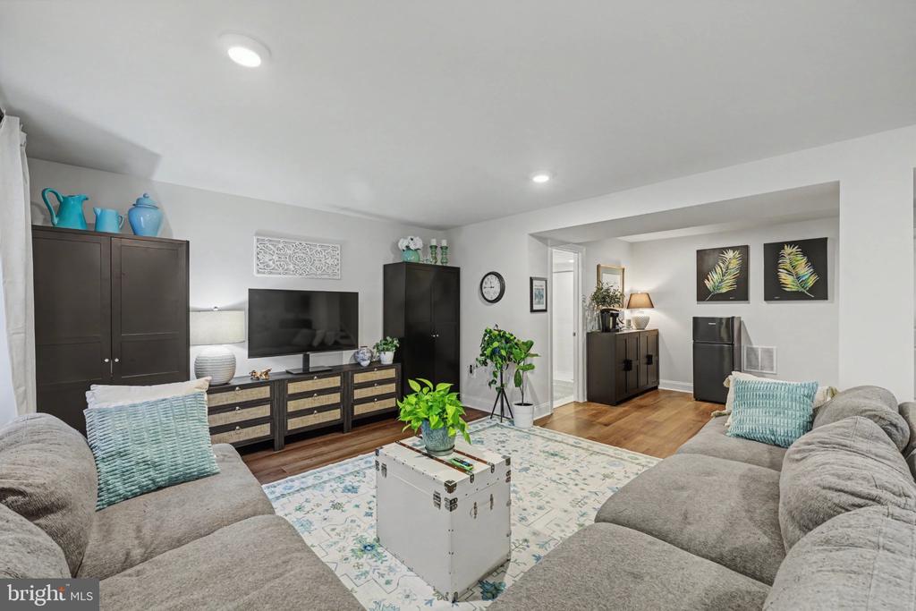 7701 RIPARIAN CT, FREDERICKSBURG, Virginia 22408, 4 Bedrooms Bedrooms, ,3 BathroomsBathrooms,Residential,7701 RIPARIAN CT,VASP2040174 MLS # VASP2040174