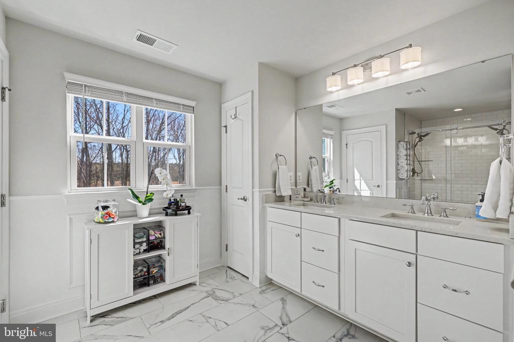 7701 RIPARIAN CT, FREDERICKSBURG, Virginia 22408, 4 Bedrooms Bedrooms, ,3 BathroomsBathrooms,Residential,7701 RIPARIAN CT,VASP2040174 MLS # VASP2040174