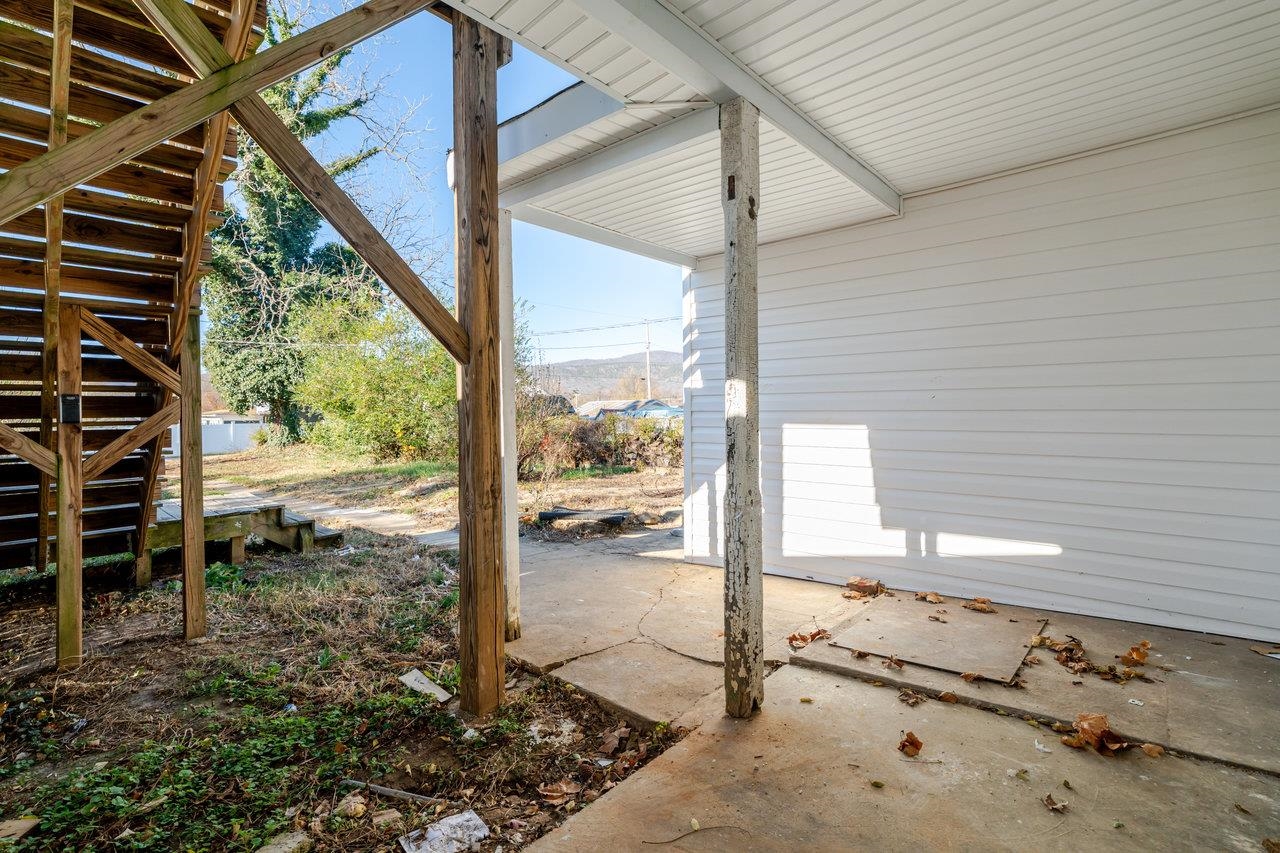 427 FOURTH ST, SHENANDOAH, Virginia 22849, 4 Bedrooms Bedrooms, ,2 BathroomsBathrooms,Residential,427 FOURTH ST,671295 MLS # 671295