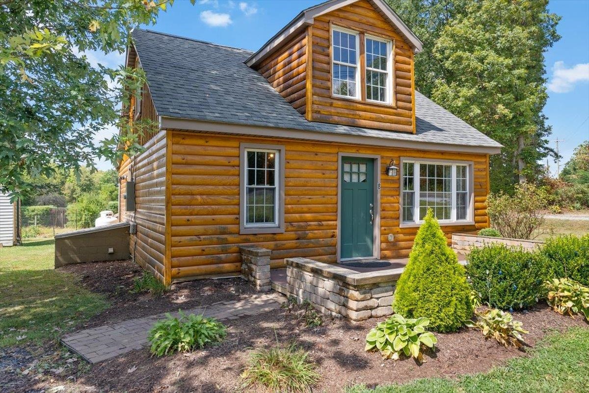 8 SAWMILL RUN LN, WAYNESBORO, Virginia 22980, 2 Bedrooms Bedrooms, ,2 BathroomsBathrooms,Residential,8 SAWMILL RUN LN,8 SAWMILL RUN LN,674291 MLS # 674291