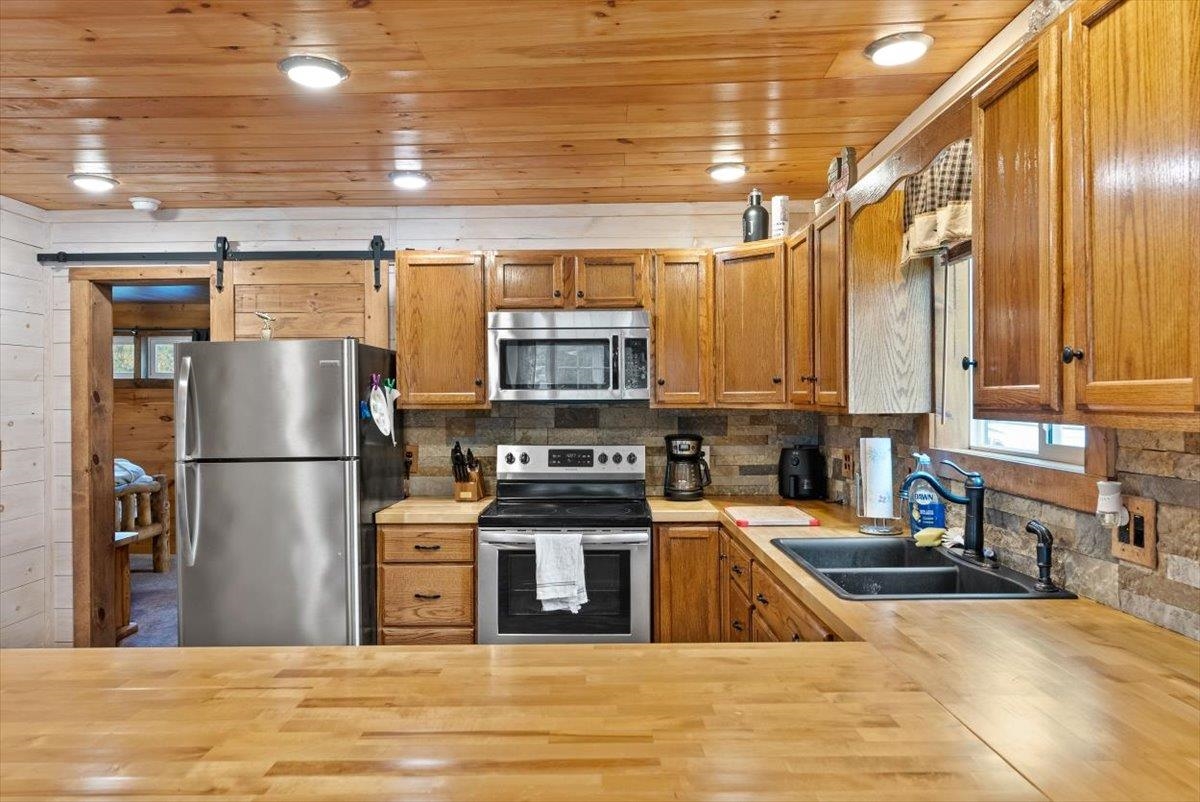 8 SAWMILL RUN LN, WAYNESBORO, Virginia 22980, 2 Bedrooms Bedrooms, ,2 BathroomsBathrooms,Residential,8 SAWMILL RUN LN,8 SAWMILL RUN LN,674291 MLS # 674291