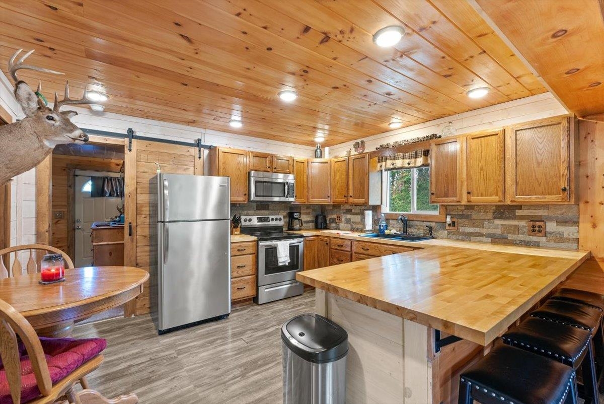 8 SAWMILL RUN LN, WAYNESBORO, Virginia 22980, 2 Bedrooms Bedrooms, ,2 BathroomsBathrooms,Residential,8 SAWMILL RUN LN,8 SAWMILL RUN LN,674291 MLS # 674291