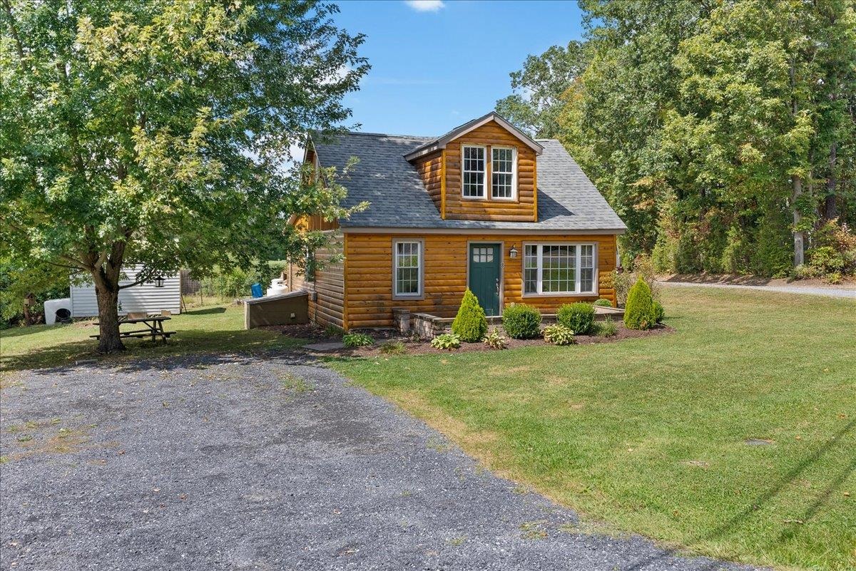 8 SAWMILL RUN LN, WAYNESBORO, Virginia 22980, 2 Bedrooms Bedrooms, ,2 BathroomsBathrooms,Residential,8 SAWMILL RUN LN,8 SAWMILL RUN LN,674291 MLS # 674291