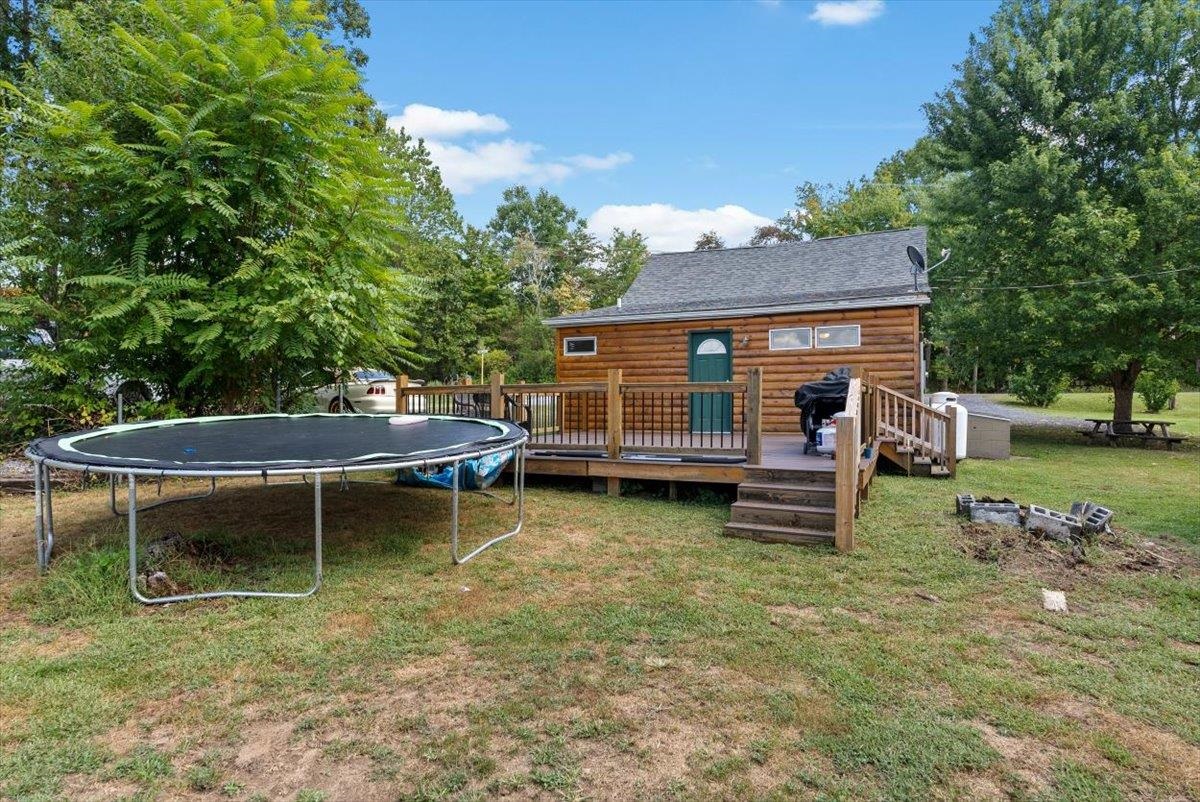 8 SAWMILL RUN LN, WAYNESBORO, Virginia 22980, 2 Bedrooms Bedrooms, ,2 BathroomsBathrooms,Residential,8 SAWMILL RUN LN,8 SAWMILL RUN LN,674291 MLS # 674291