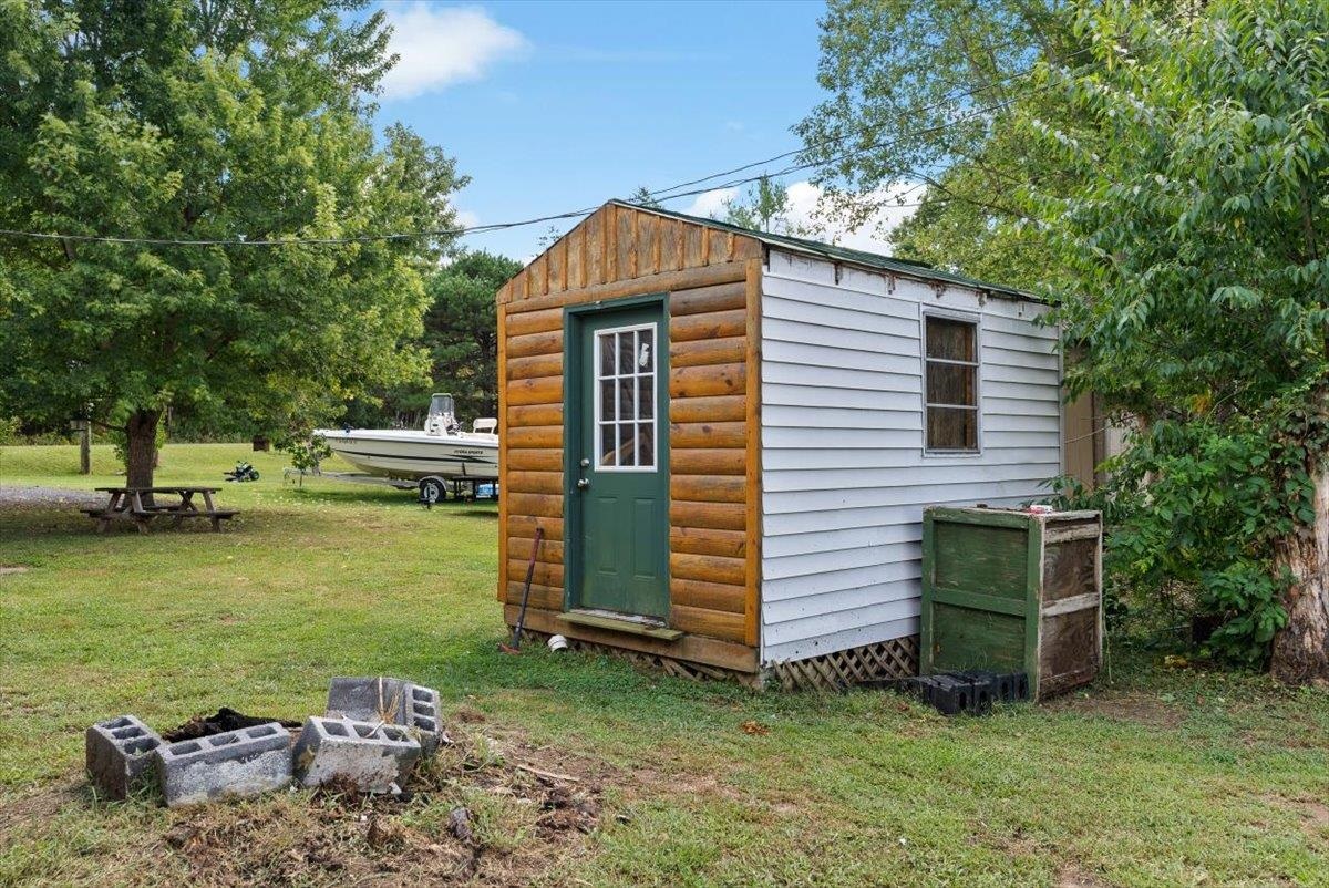 8 SAWMILL RUN LN, WAYNESBORO, Virginia 22980, 2 Bedrooms Bedrooms, ,2 BathroomsBathrooms,Residential,8 SAWMILL RUN LN,8 SAWMILL RUN LN,674291 MLS # 674291