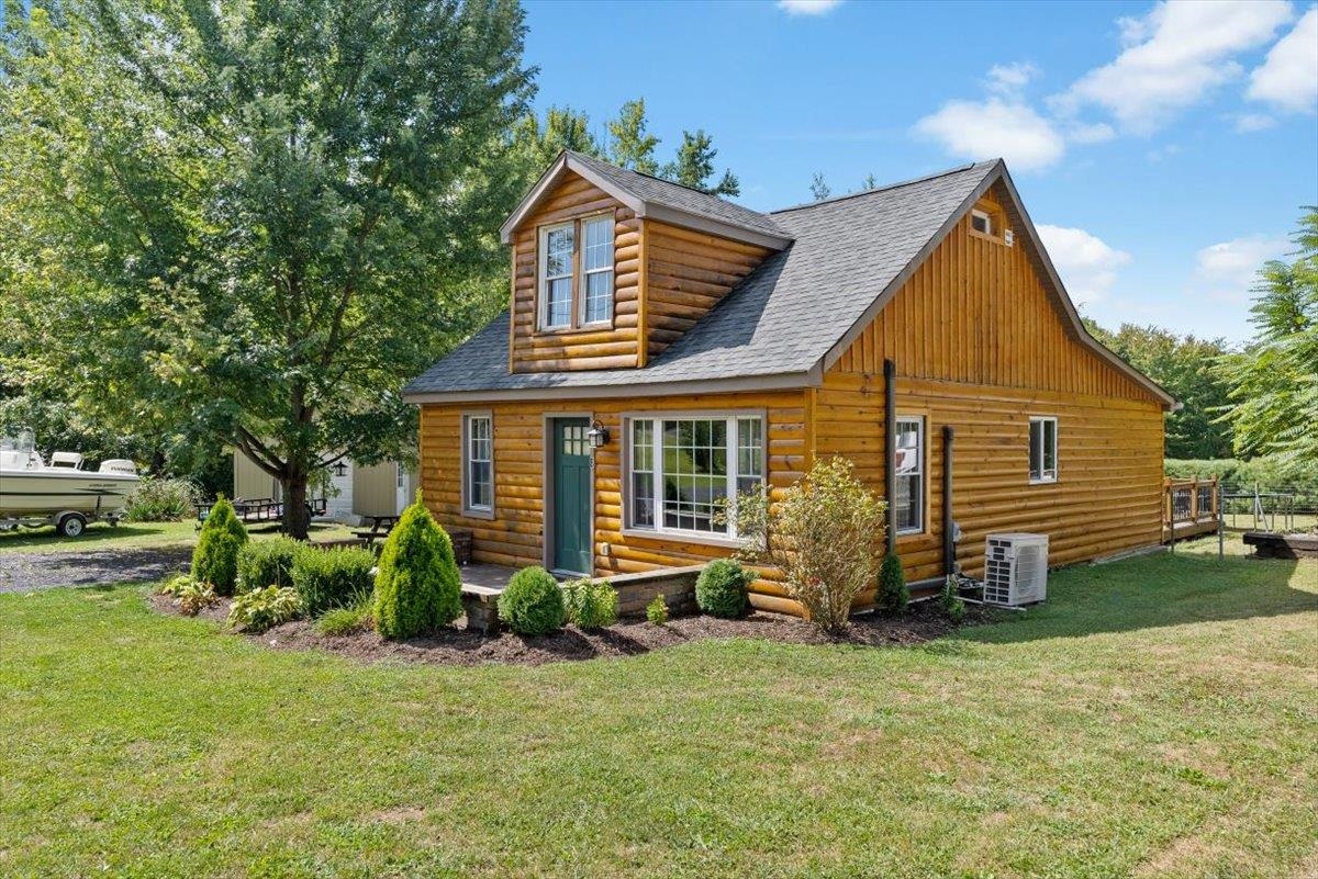 8 SAWMILL RUN LN, WAYNESBORO, Virginia 22980, 2 Bedrooms Bedrooms, ,2 BathroomsBathrooms,Residential,8 SAWMILL RUN LN,8 SAWMILL RUN LN,674291 MLS # 674291