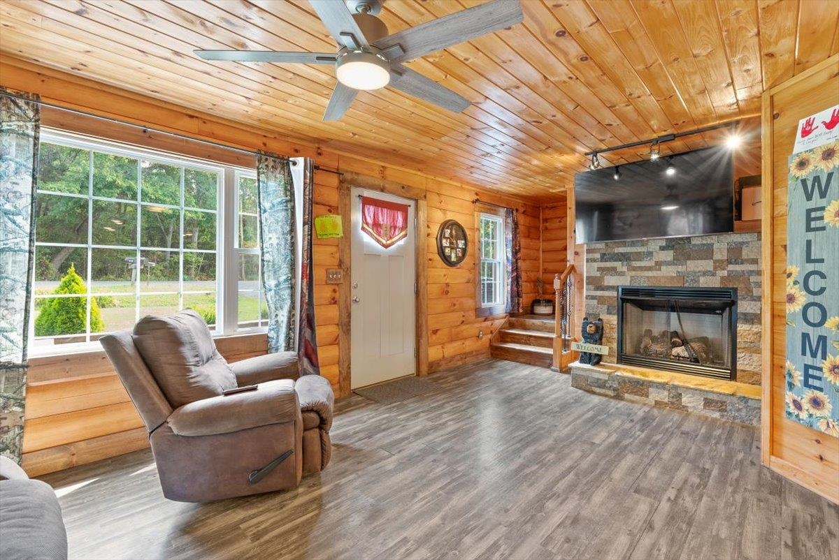 8 SAWMILL RUN LN, WAYNESBORO, Virginia 22980, 2 Bedrooms Bedrooms, ,2 BathroomsBathrooms,Residential,8 SAWMILL RUN LN,8 SAWMILL RUN LN,674291 MLS # 674291