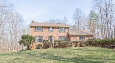 Welcome to 750 Lochridge Ln in Earlysville!
