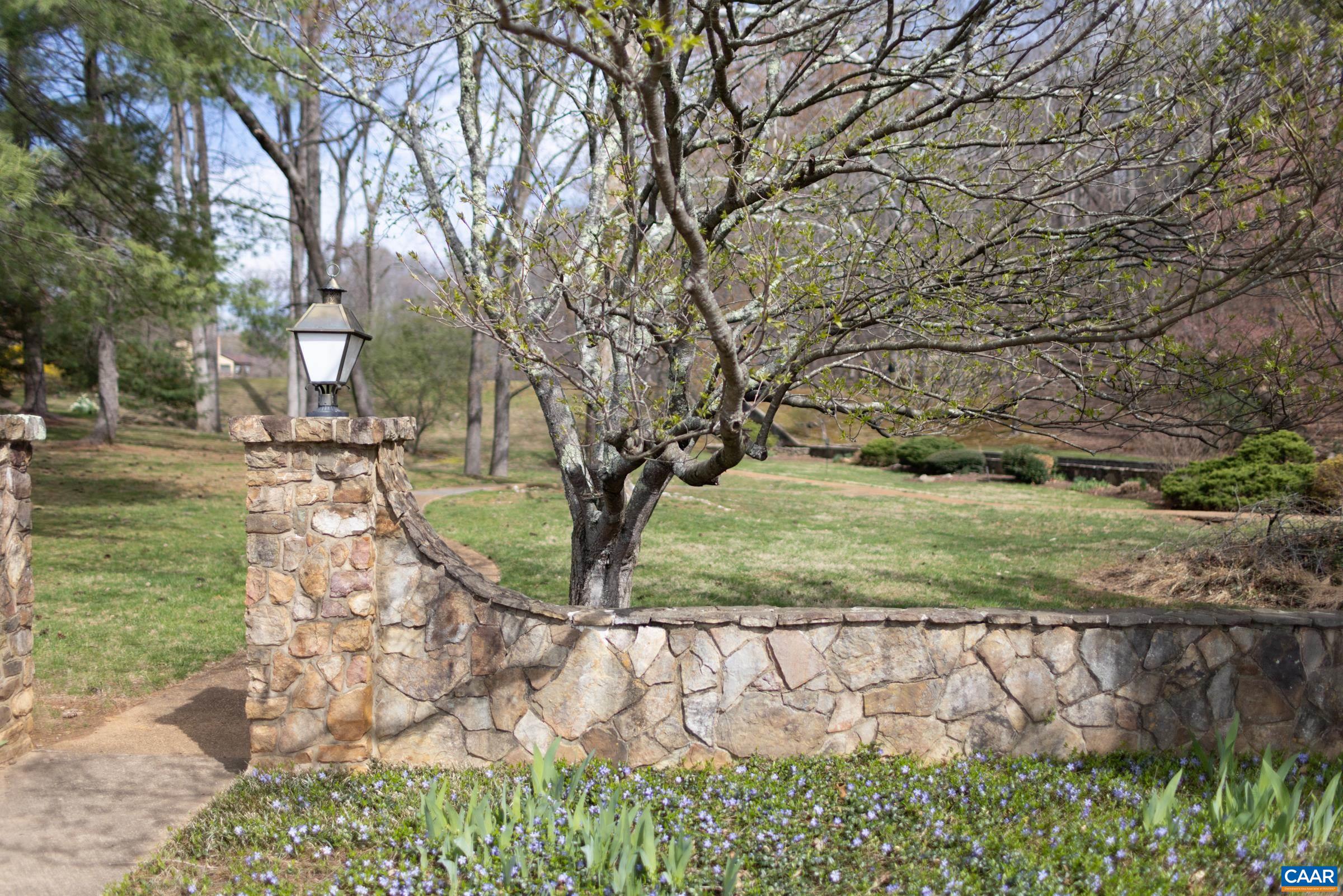 1325 BRANCHLANDS DR, CHARLOTTESVILLE, Virginia 22901, 2 Bedrooms Bedrooms, ,2 BathroomsBathrooms,Residential,1325 BRANCHLANDS DR,674433 MLS # 674433