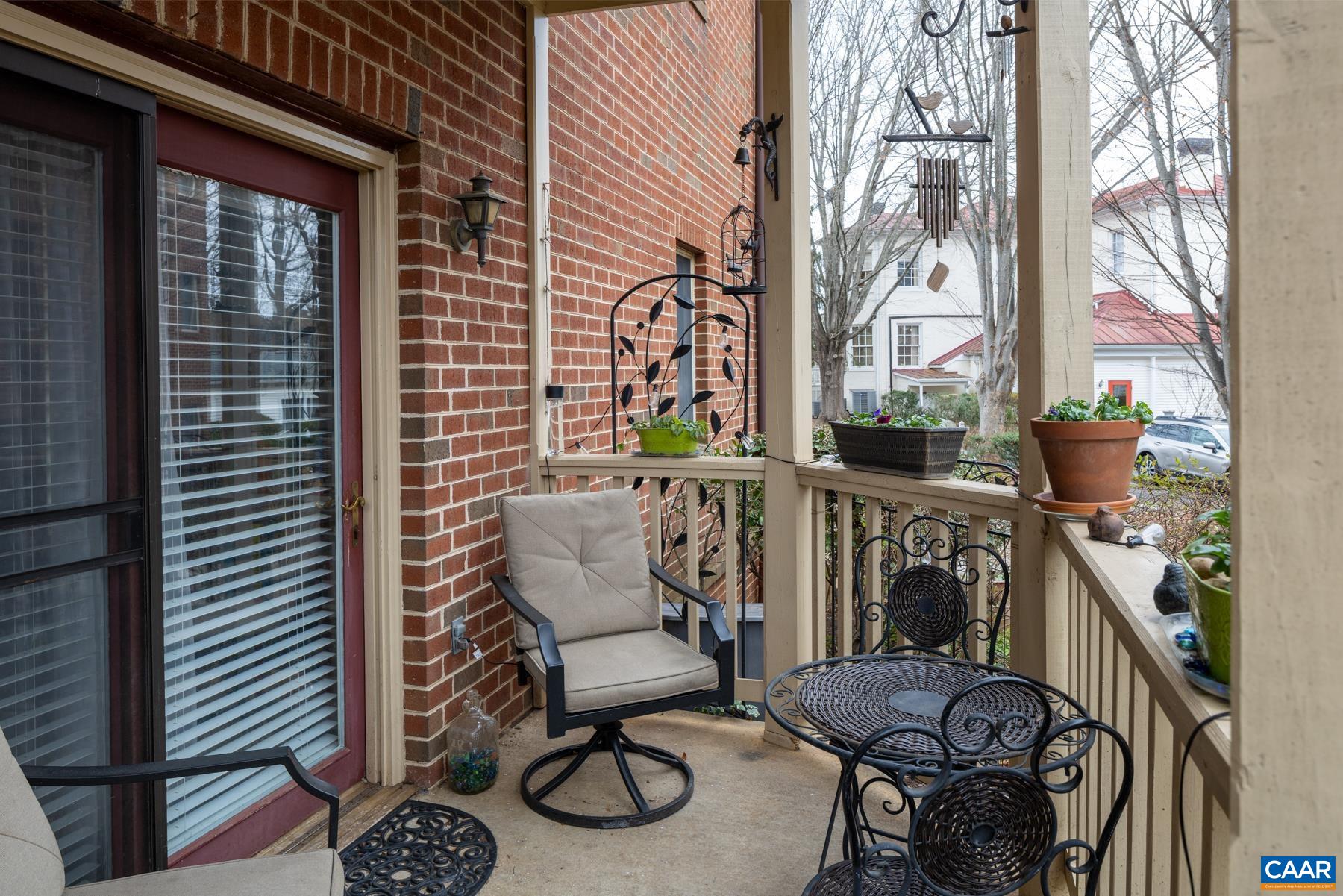 Private ground-level patio