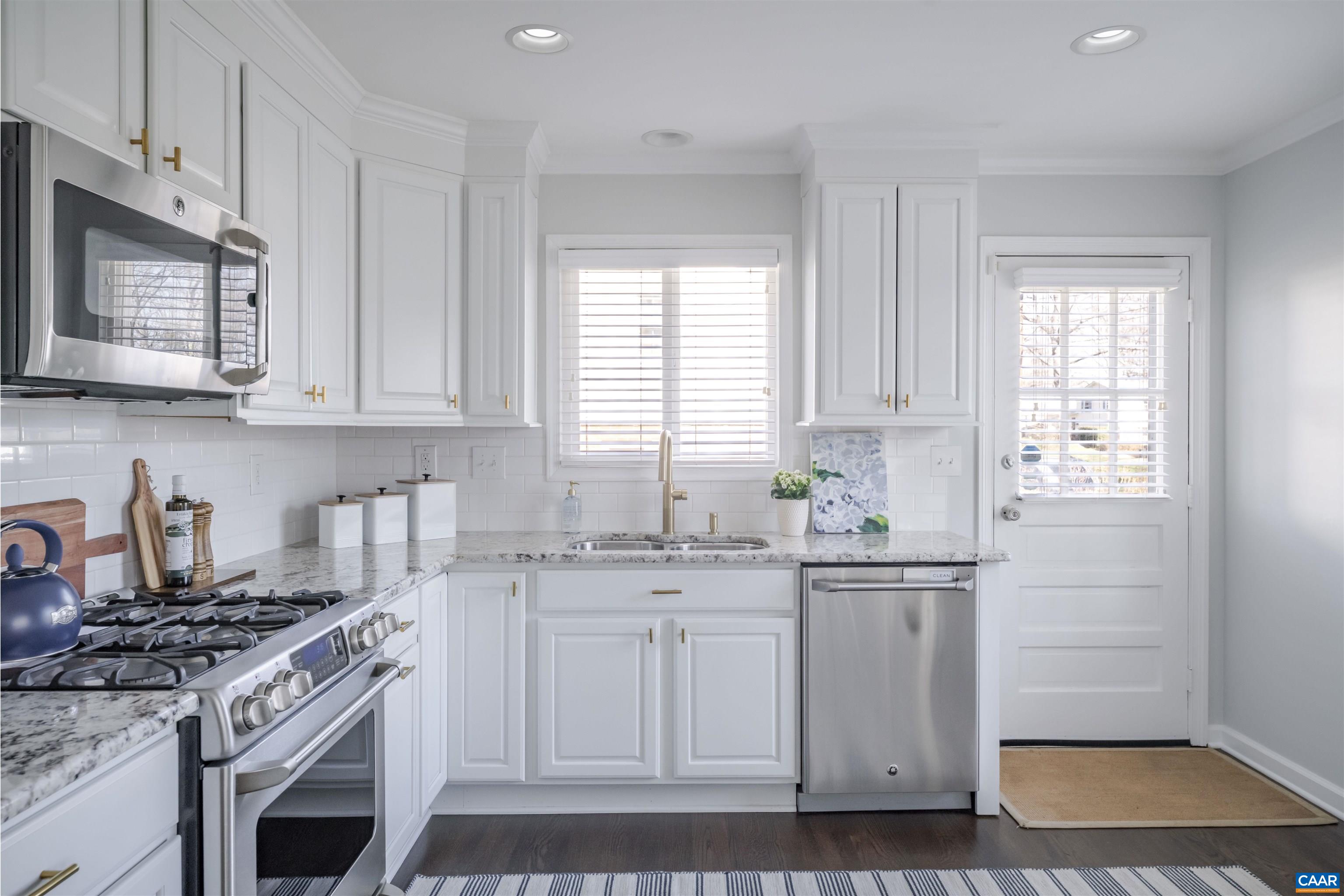 Under cabinet lighting