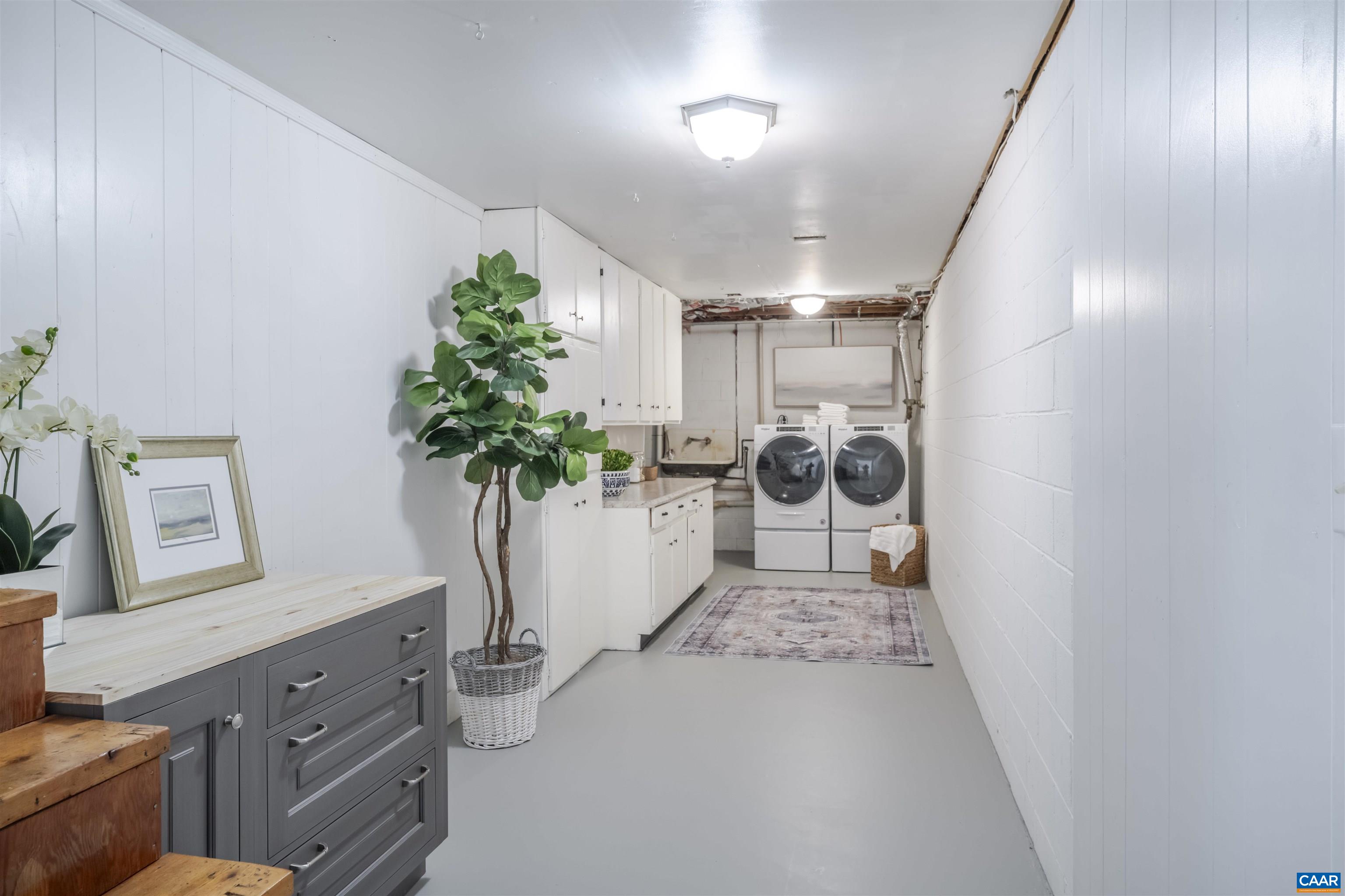 1617 TRAILRIDGE RD, CHARLOTTESVILLE, Virginia 22903, 4 Bedrooms Bedrooms, ,3 BathroomsBathrooms,Residential,Luxuriously upgraded w/ apartment opportunity,1617 TRAILRIDGE RD,674444 MLS # 674444