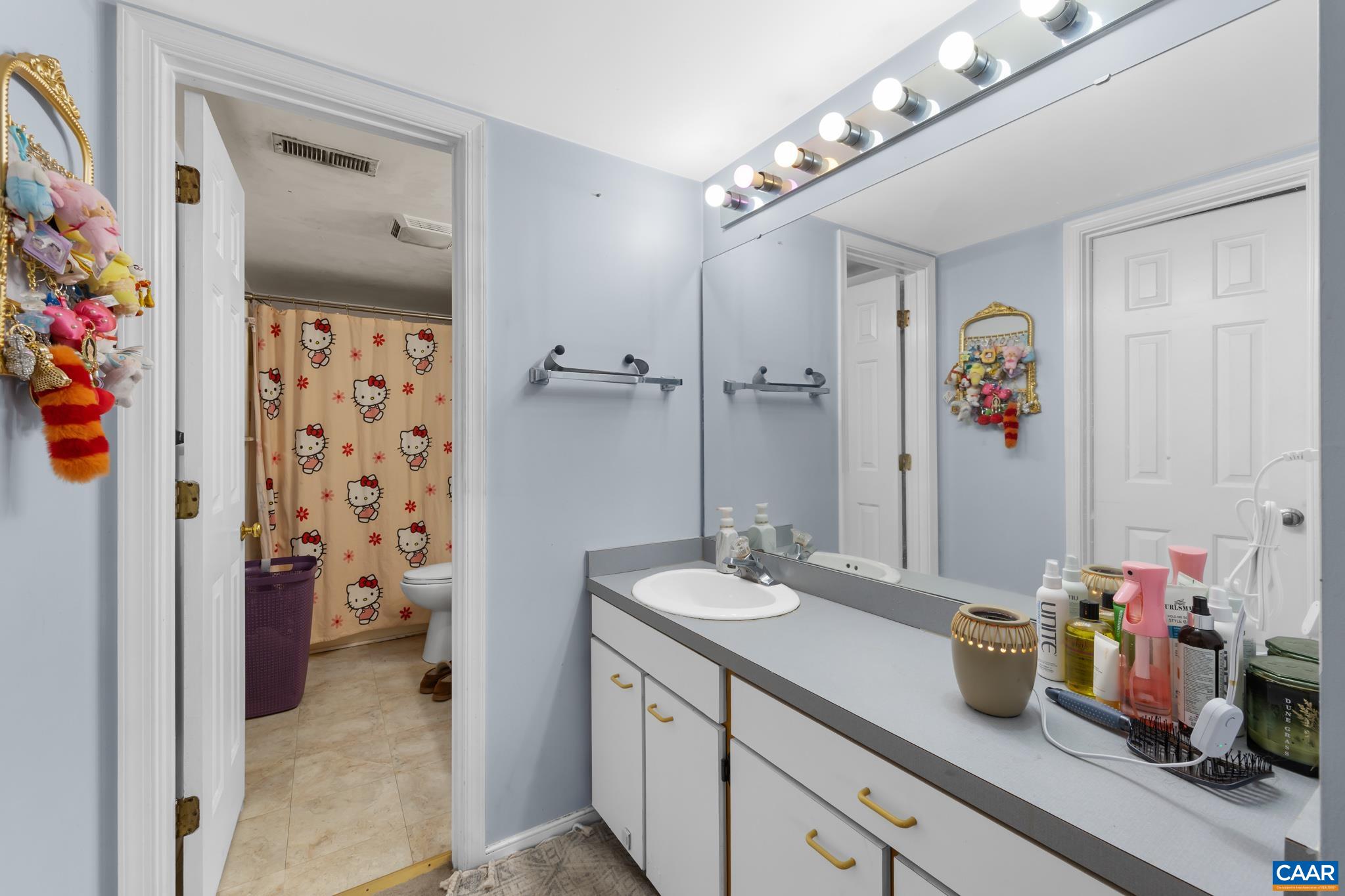 1250 CLIFDEN GREENE, CHARLOTTESVILLE, Virginia 22903, 3 Bedrooms Bedrooms, ,3 BathroomsBathrooms,Residential,RIVERRUN CONDOS 5 UNIT 3 BLDG C,1250 CLIFDEN GREENE,674504 MLS # 674504