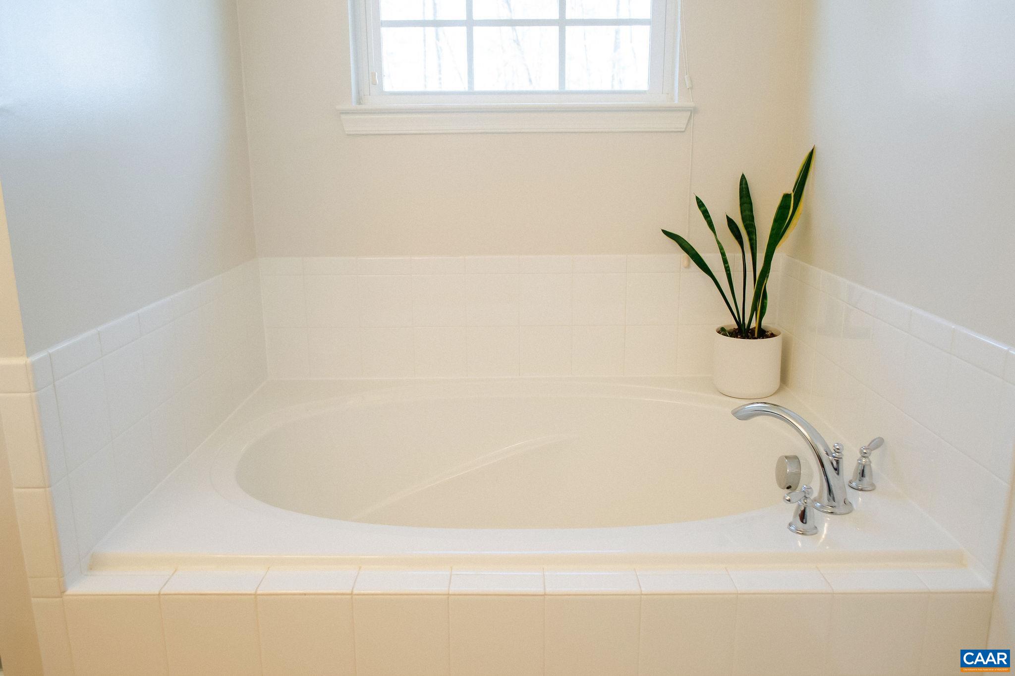 566 JUSTIN DR, PALMYRA, Virginia 22963, 4 Bedrooms Bedrooms, ,2 BathroomsBathrooms,Residential,566 JUSTIN DR,674525 MLS # 674525