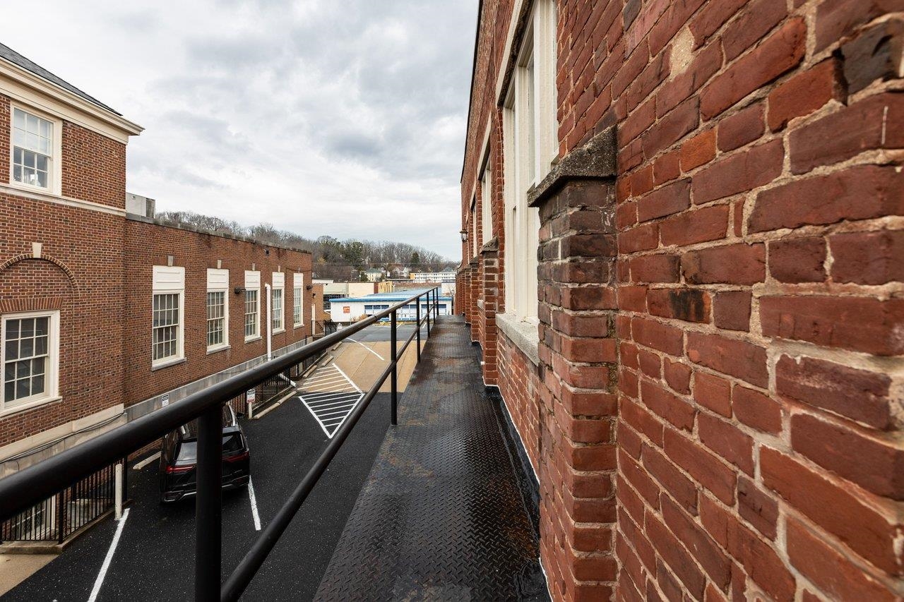 117 W FREDERICK ST, STAUNTON, Virginia 24401, 1 Bedroom Bedrooms, ,1 BathroomBathrooms,Residential,Historic Downtown Condo,117 W FREDERICK ST,674558 MLS # 674558