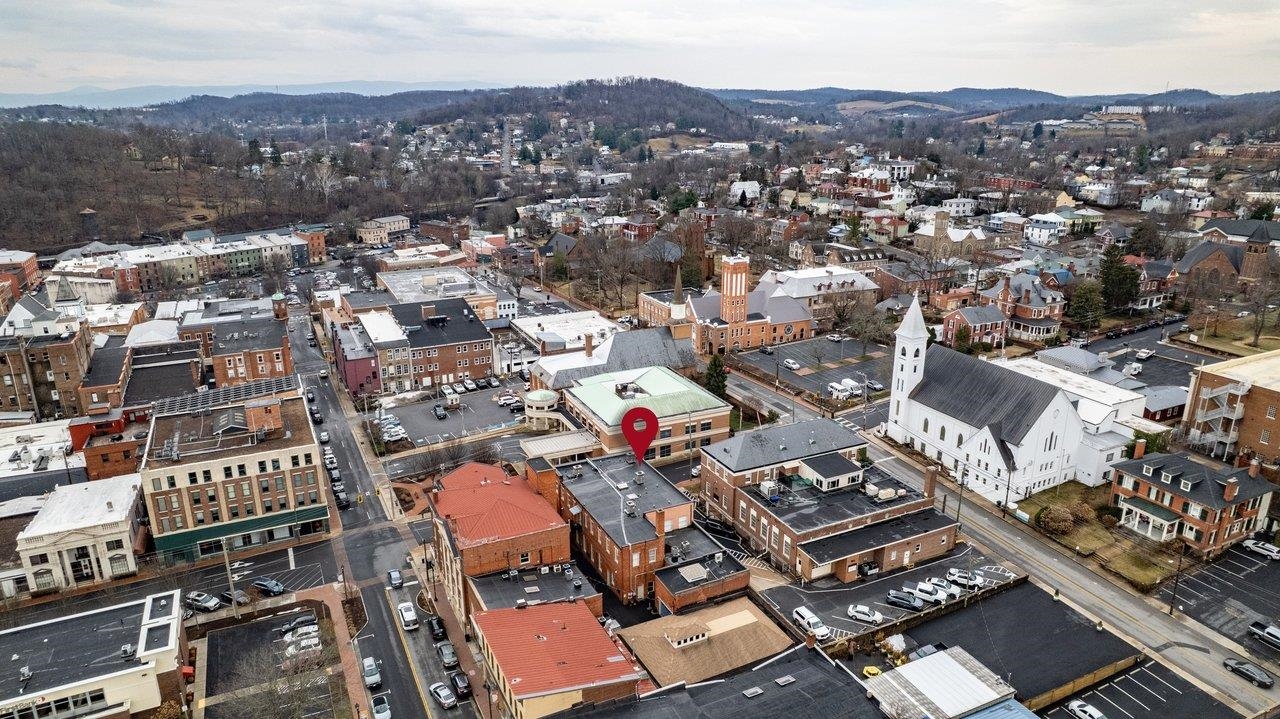 117 W FREDERICK ST, STAUNTON, Virginia 24401, 1 Bedroom Bedrooms, ,1 BathroomBathrooms,Residential,Historic Downtown Condo,117 W FREDERICK ST,674558 MLS # 674558