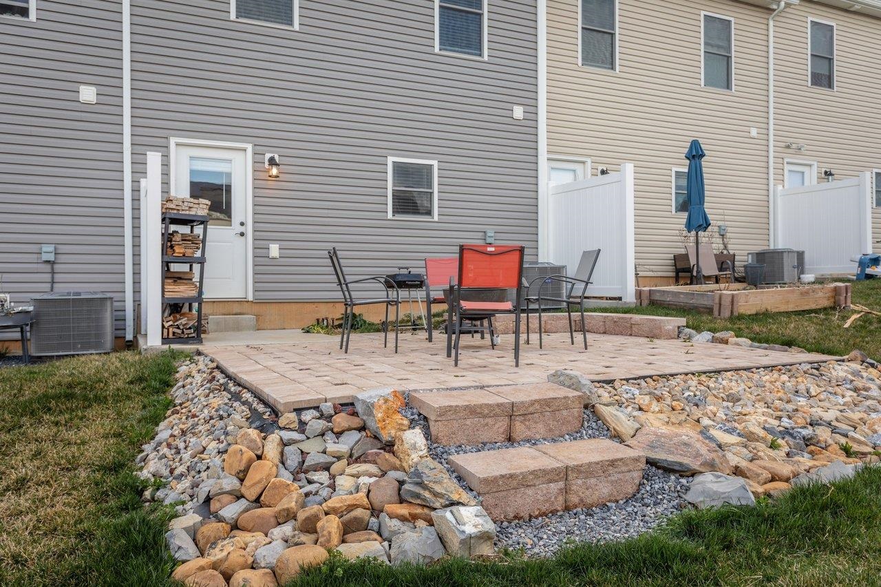 612 ZEPHYR DR, ROCKINGHAM, Virginia 22801, 3 Bedrooms Bedrooms, ,2 BathroomsBathrooms,Residential,612 ZEPHYR DR,674563 MLS # 674563