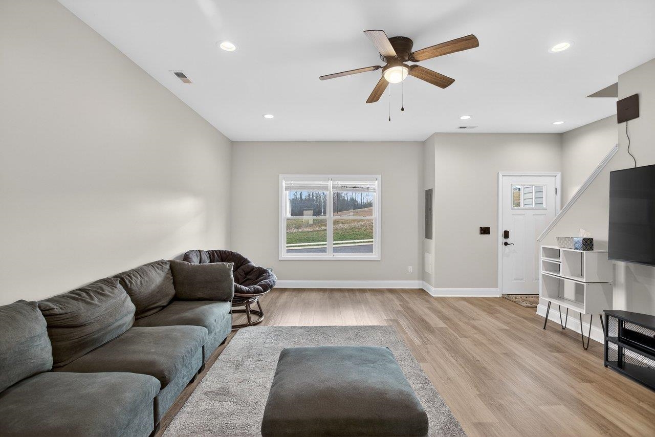 612 ZEPHYR DR, ROCKINGHAM, Virginia 22801, 3 Bedrooms Bedrooms, ,2 BathroomsBathrooms,Residential,612 ZEPHYR DR,674563 MLS # 674563